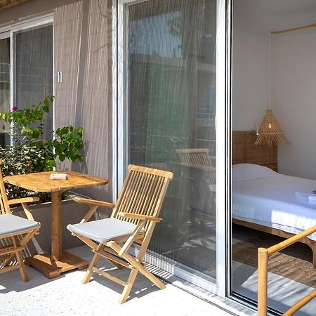 Arion Seaside Suites Paleros Dış mekan fotoğraf