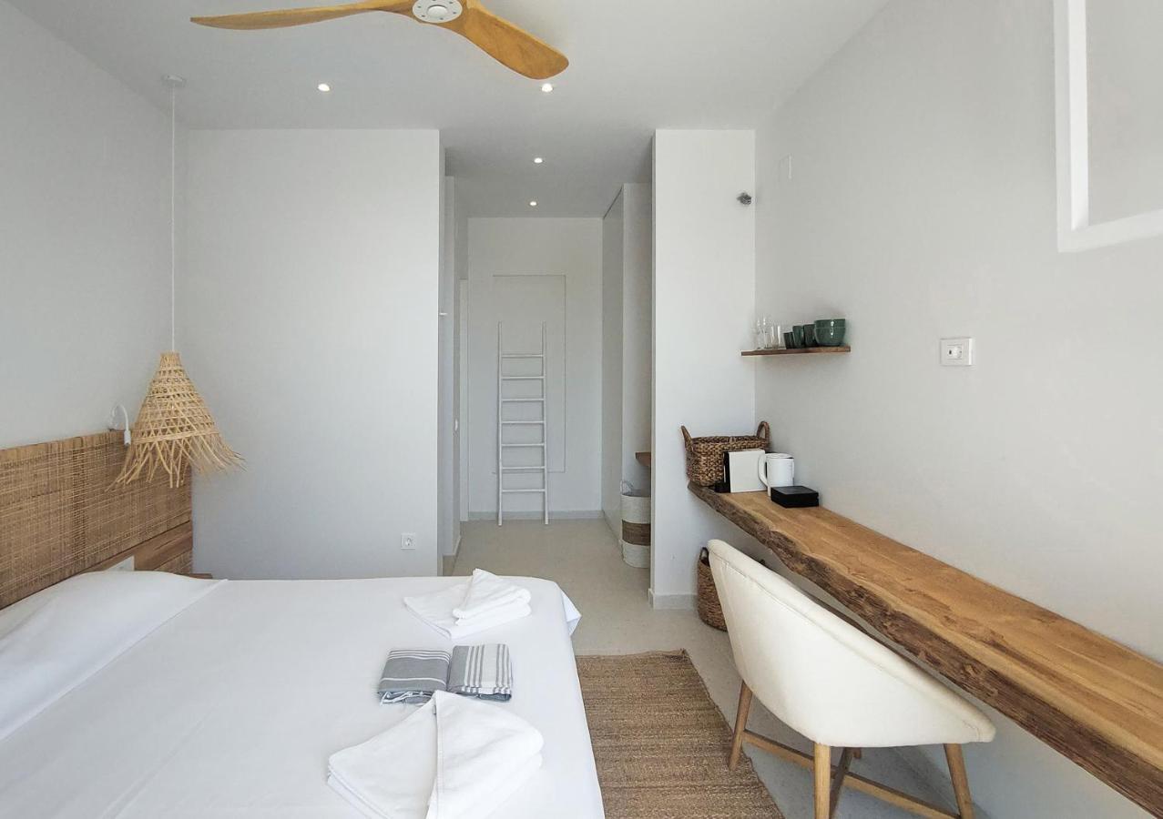 Arion Seaside Suites Paleros Dış mekan fotoğraf