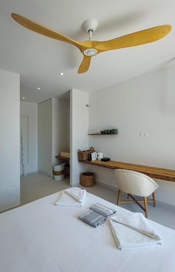 Arion Seaside Suites Paleros Dış mekan fotoğraf
