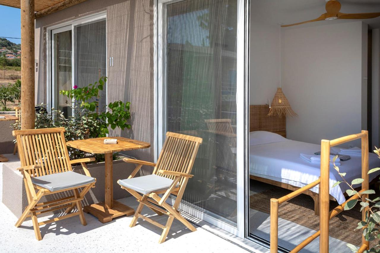 Arion Seaside Suites Paleros Dış mekan fotoğraf